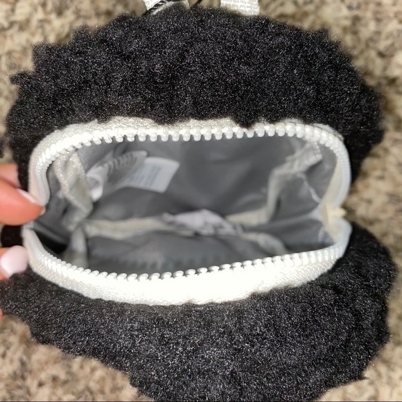 NWT Herschel Supply Co Mini Heritage Black Pouch - Picture 7 of 8